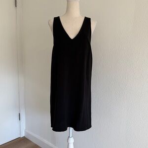 Silence + Noise UO Urban Outfitters Sleeveless V-Neck Strappy Dress
